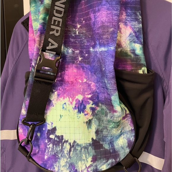 Under Armour sling bag. - Picture 2 of 9